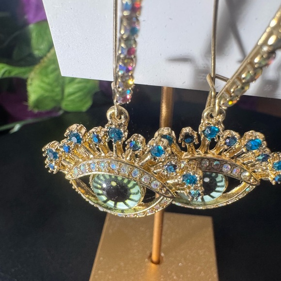 NWT Betsey Johnson Evil Eye Drop Earrings With Pave Crystals - Picture 4 of 7